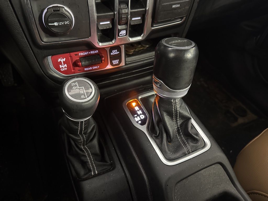 Thumbnail: 2021 Jeep Gladiator - 19