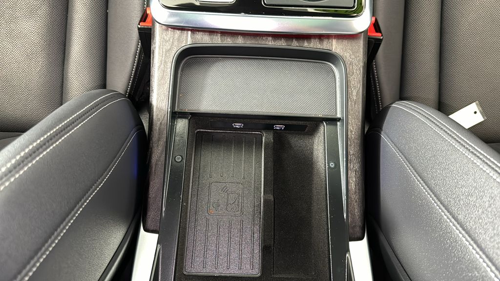 Thumbnail: 2023 Audi Q8 - 24