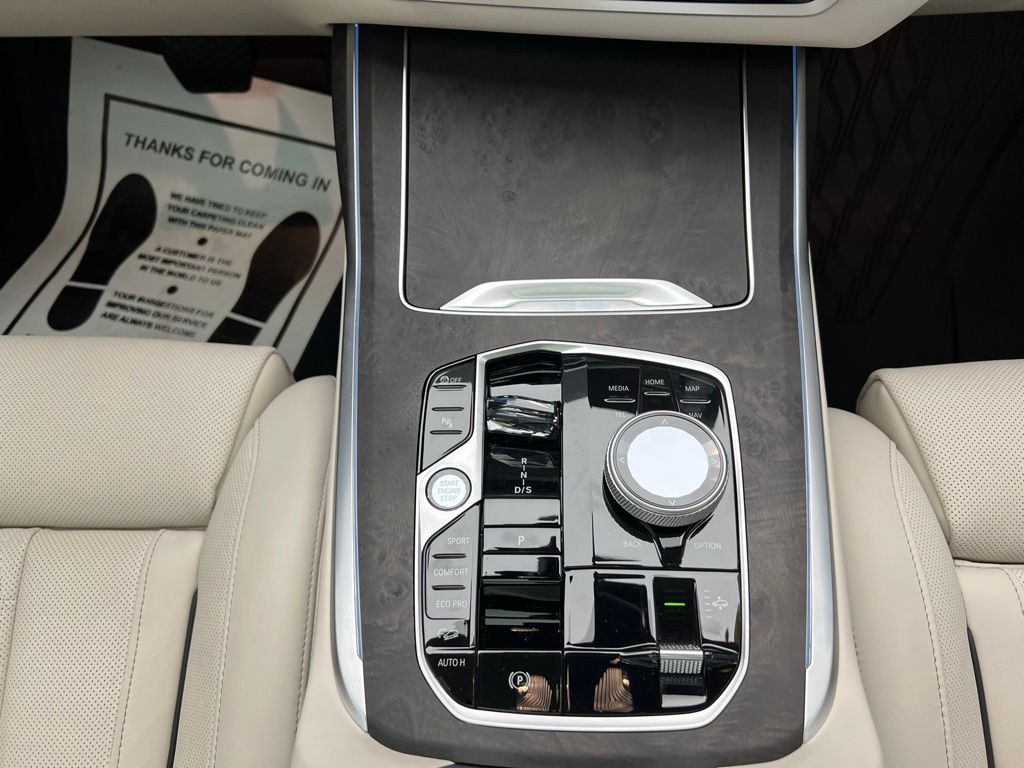 Thumbnail: 2024 BMW X7 - 12