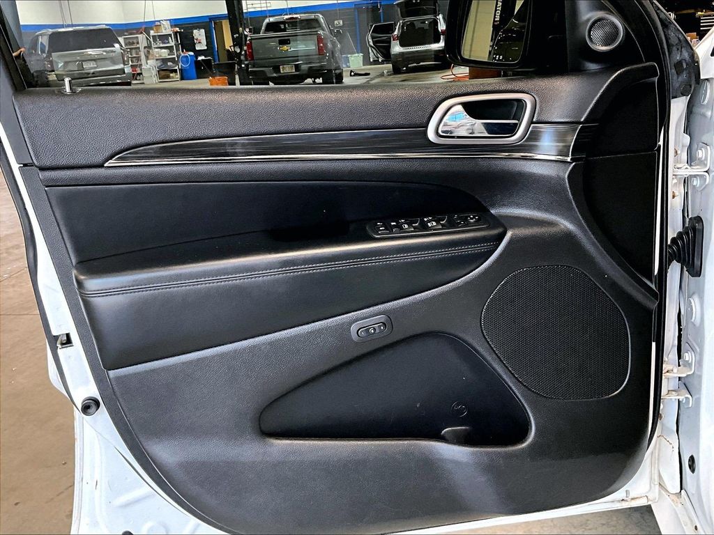 2020 Jeep Grand Cherokee — photo 9