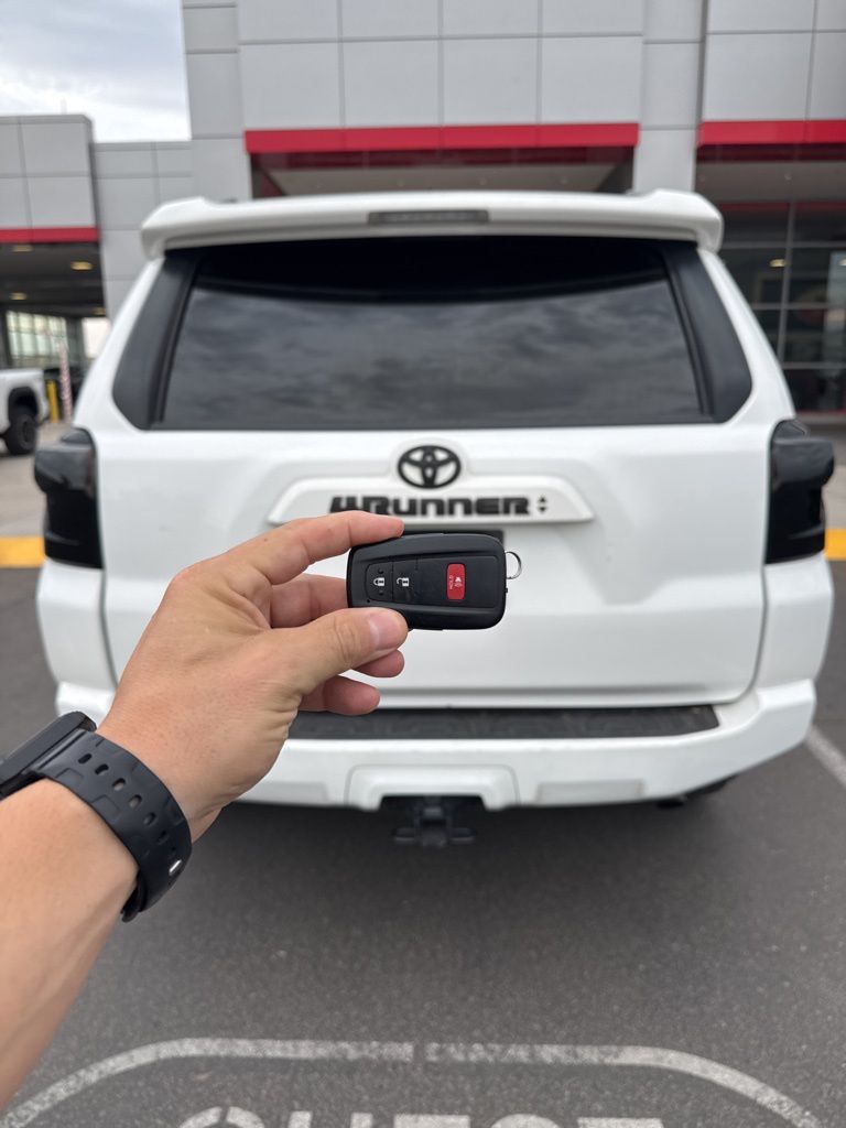 Thumbnail: 2022 Toyota 4Runner - 4