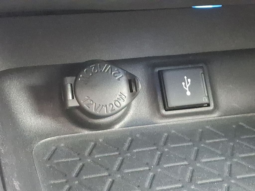 Thumbnail: 2021 Toyota RAV4 - 27