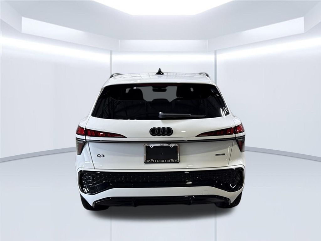 Thumbnail: 2026 Audi Q3 - 4