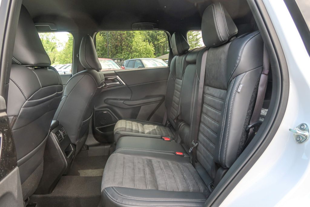 2026 Mitsubishi Outlander LE 2.5 S-AWC