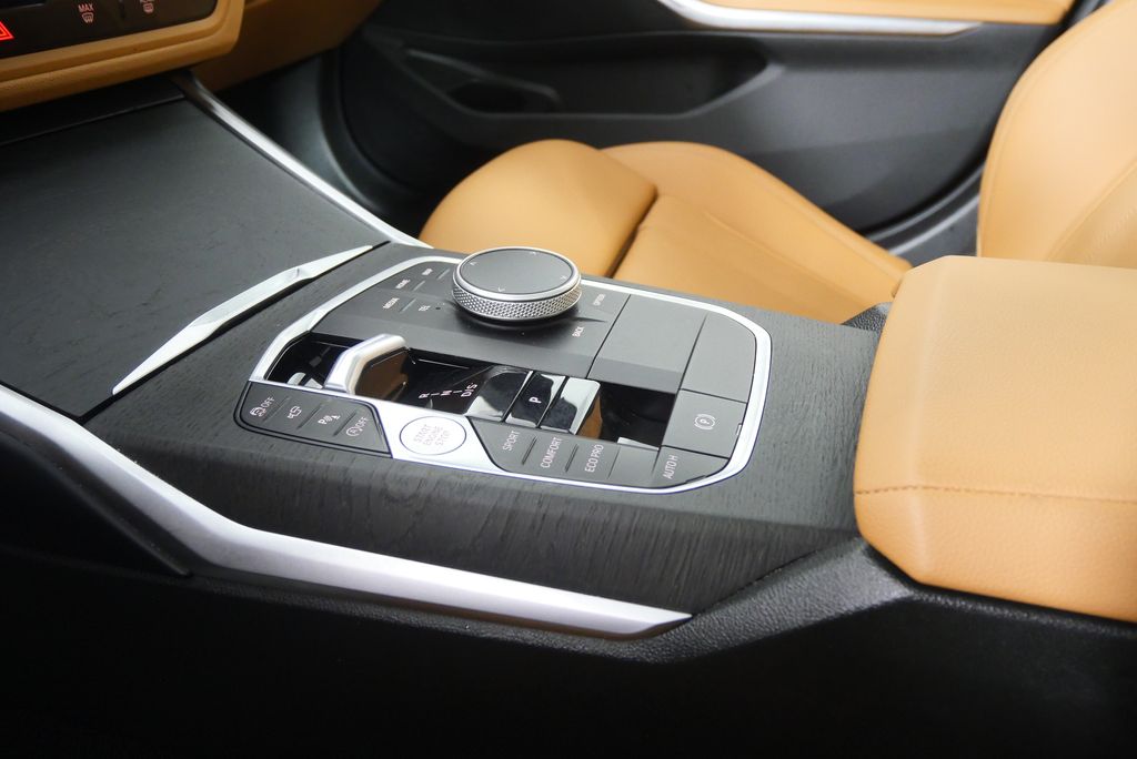 Thumbnail: 2024 BMW 3 Series - 26