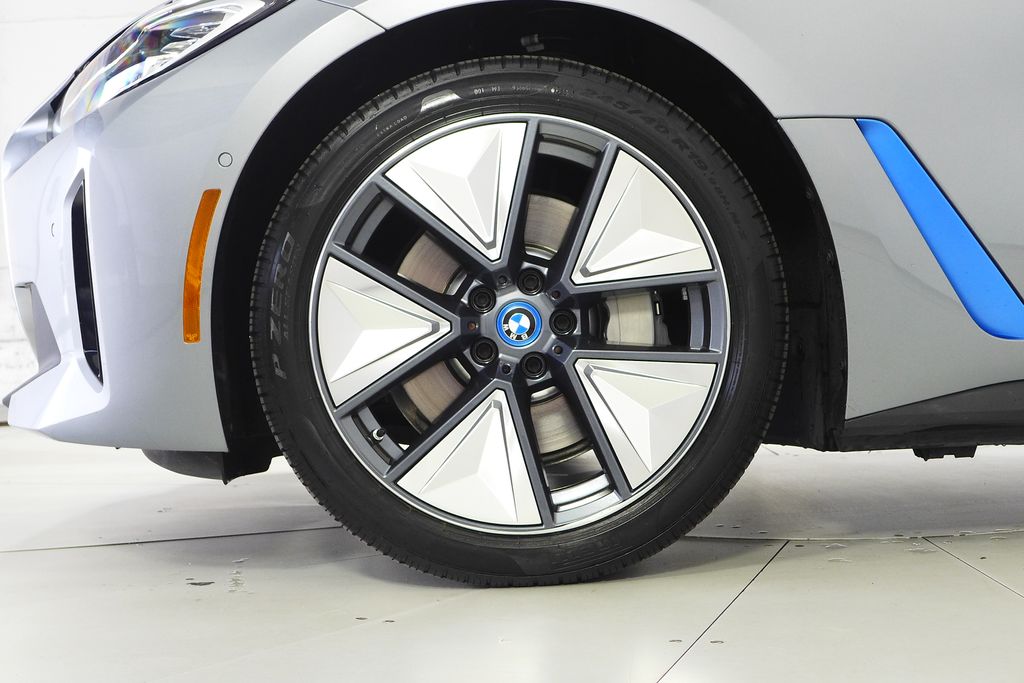 Thumbnail: 2023 BMW i4 - 5