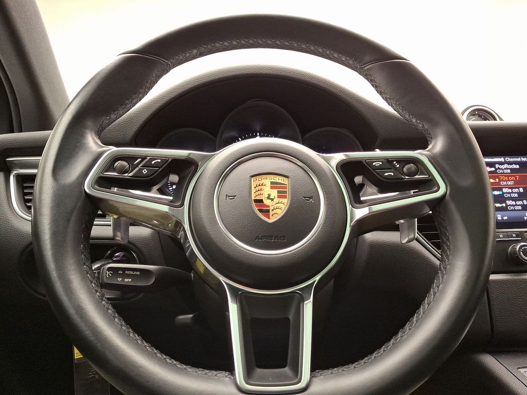 2018 Porsche Macan Base 21