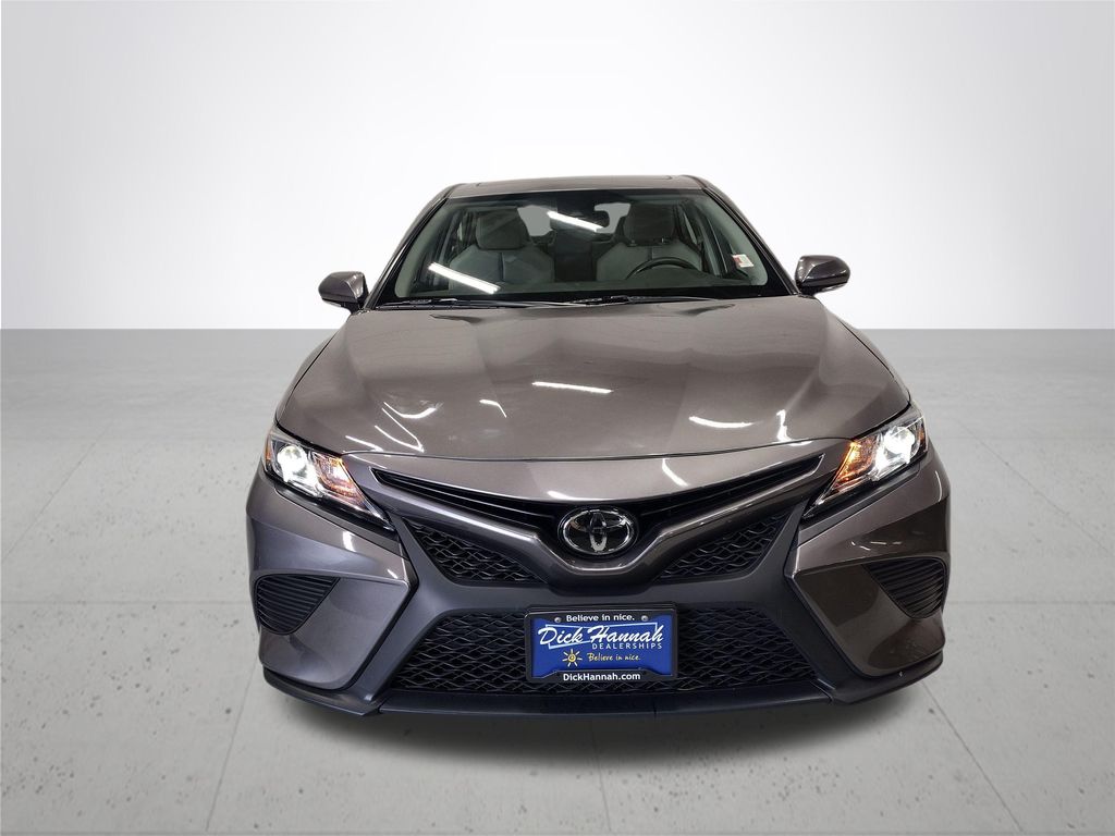 2020 Toyota Camry SE