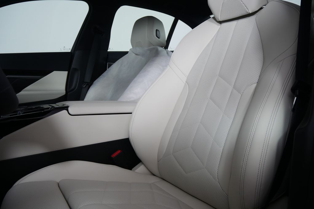 2026 BMW 5 Series 530i 10