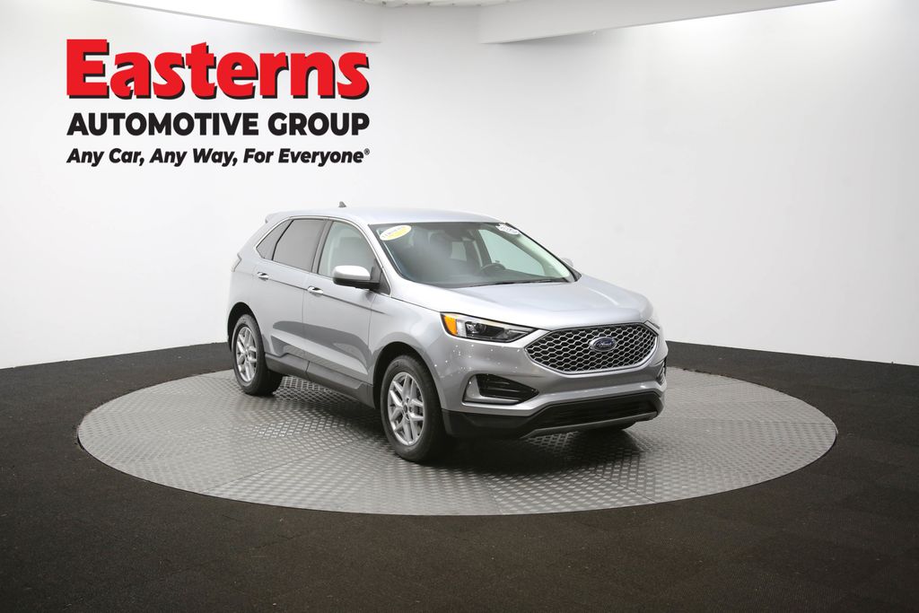 Used 2024 Silver Ford SEL image 47