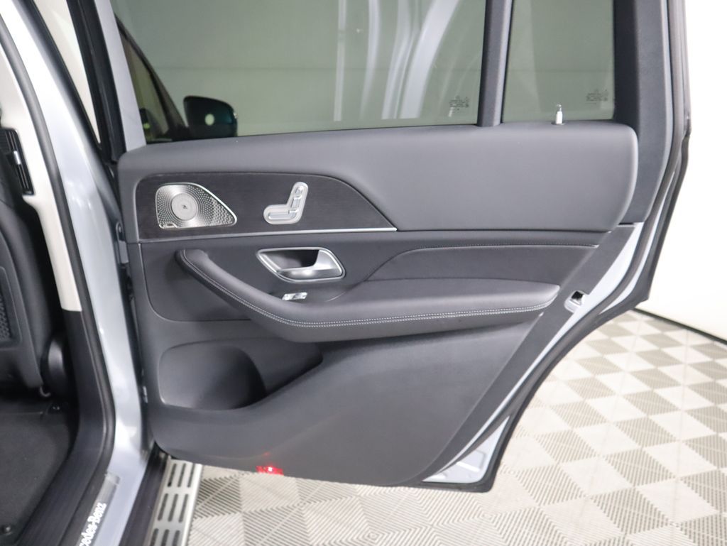 Thumbnail: 2026 Mercedes-Benz GLS - 29