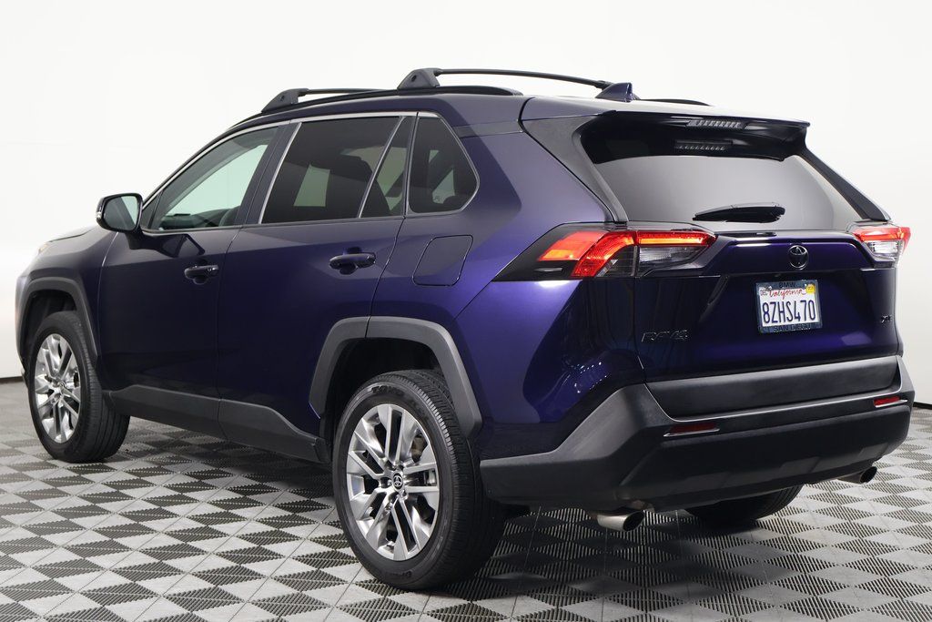 Thumbnail: 2021 Toyota RAV4 - 6