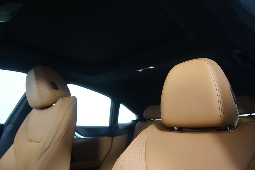 Thumbnail: 2026 BMW i4 - 12