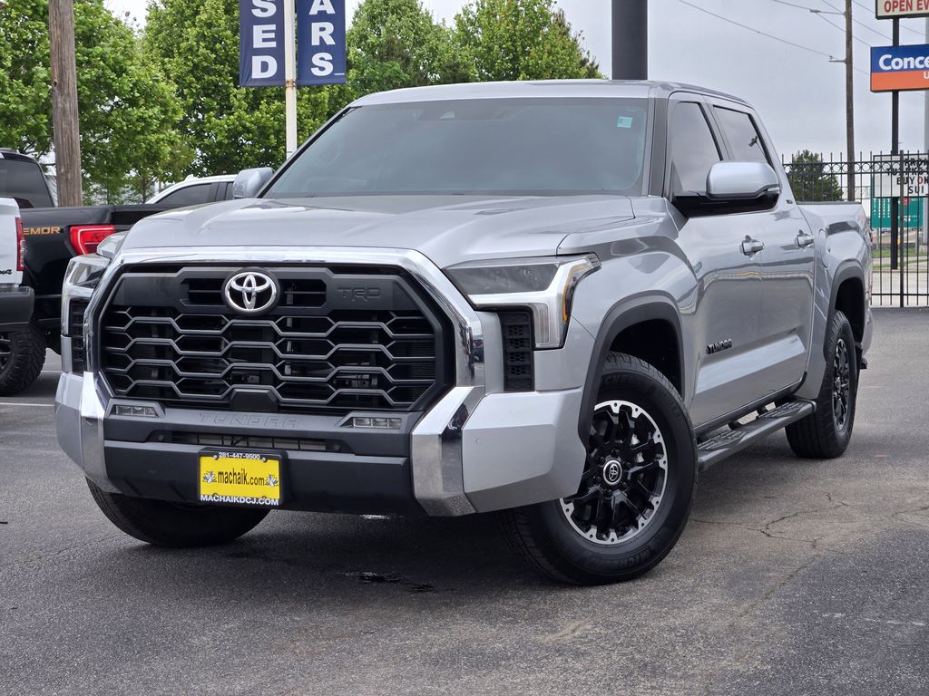 White (Wind Chill Pearl) 2024 Toyota Tundra SR5 CrewMax Cab RWD Pickup Truck 4X2 Automatic