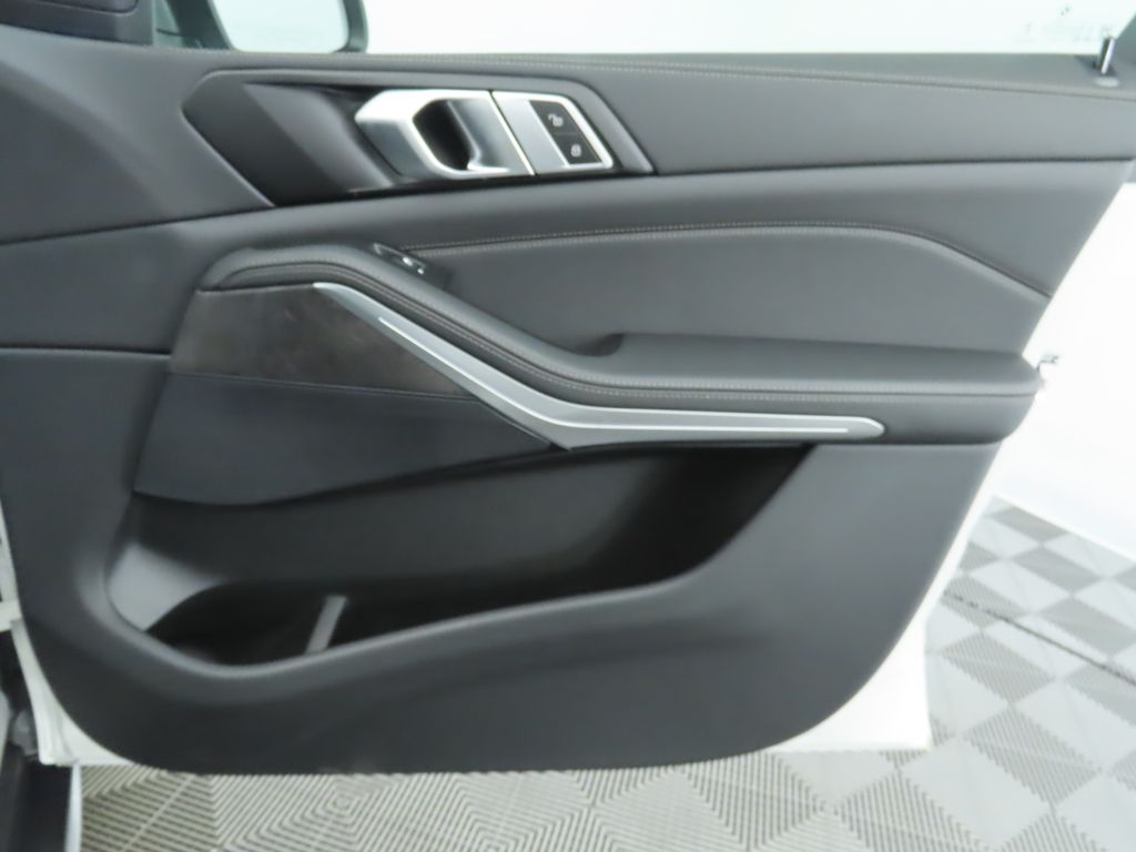 Thumbnail: 2025 BMW X5 - 26