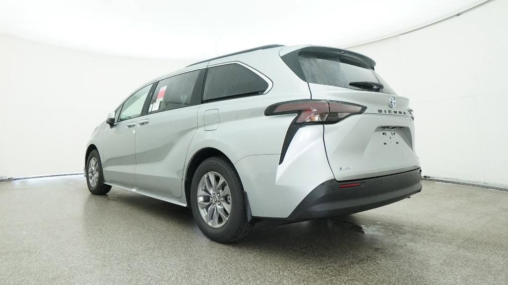 Thumbnail: 2025 Toyota Sienna - 24