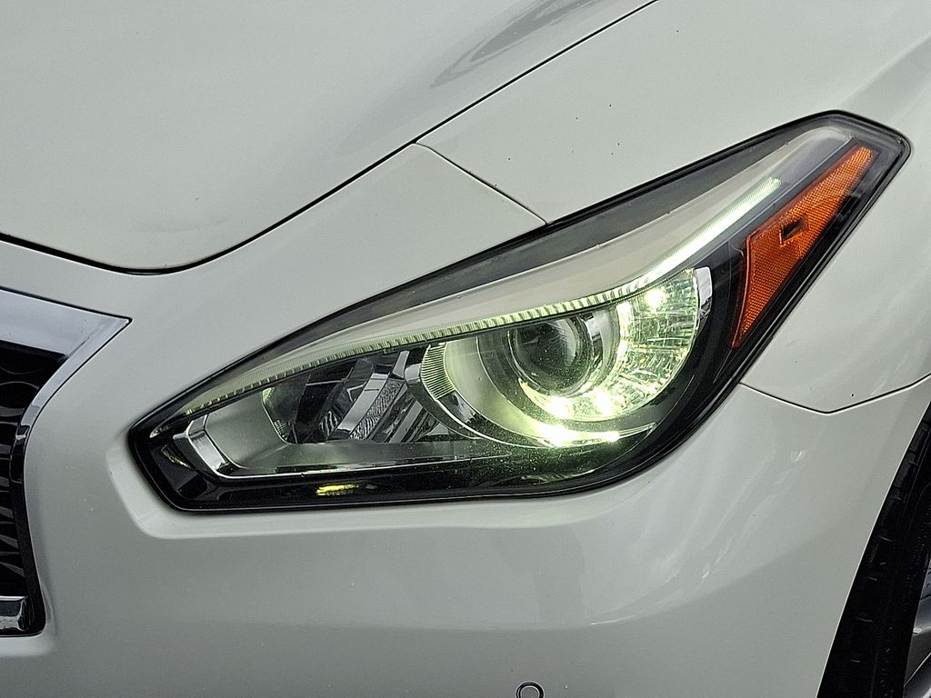 Thumbnail: 2015 INFINITI Q70 - 9