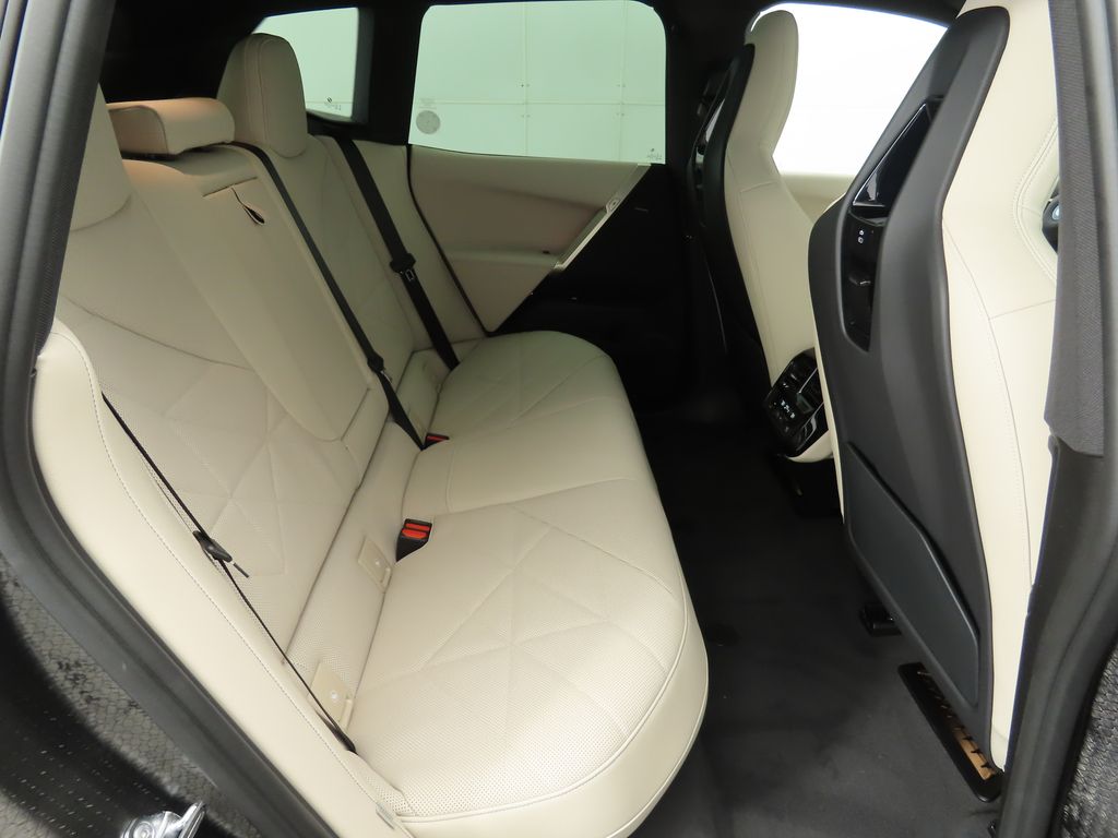 2025 BMW iX xDrive50 22
