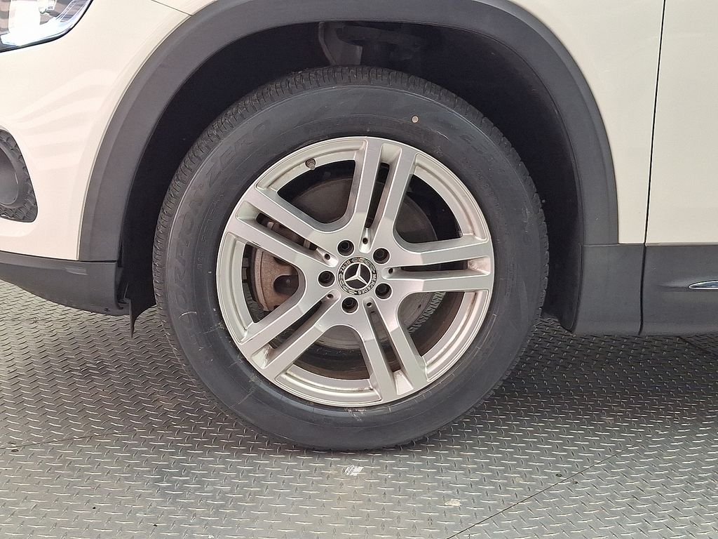 Thumbnail: 2020 Mercedes-Benz GLB - 8