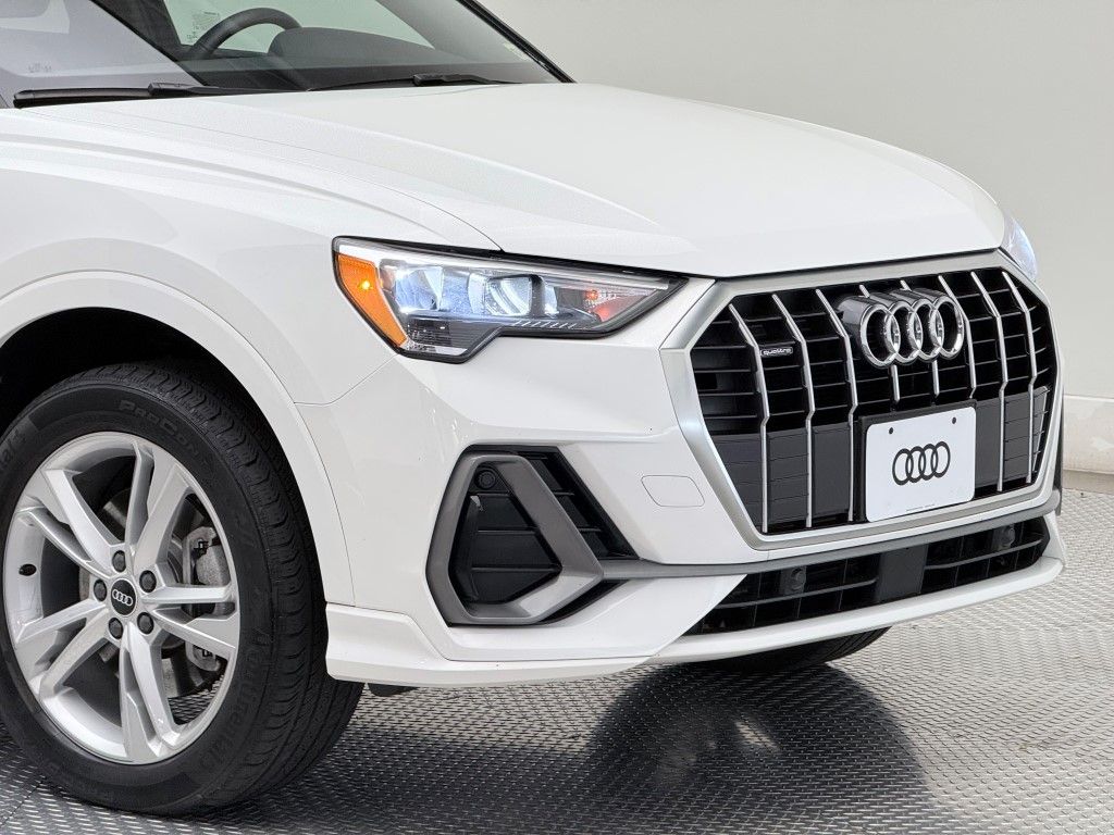 Thumbnail: 2022 Audi Q3 - 2