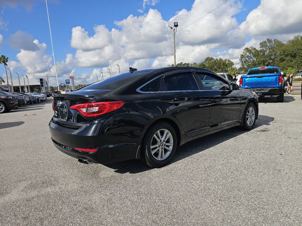 2017 Hyundai Sonata SE 3