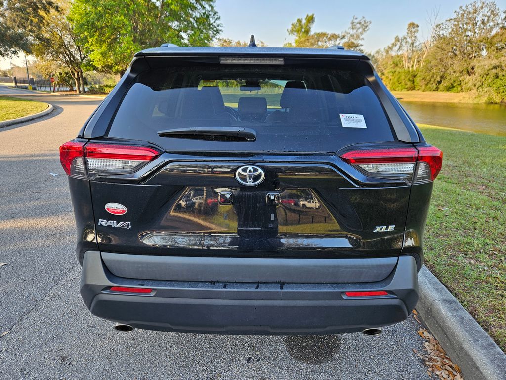 2021 Toyota RAV4 XLE Premium 4