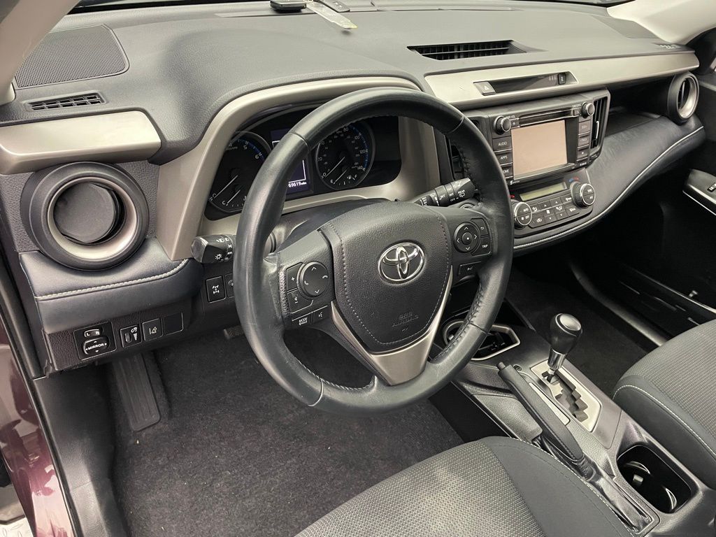 2018 Toyota RAV4 XLE 11