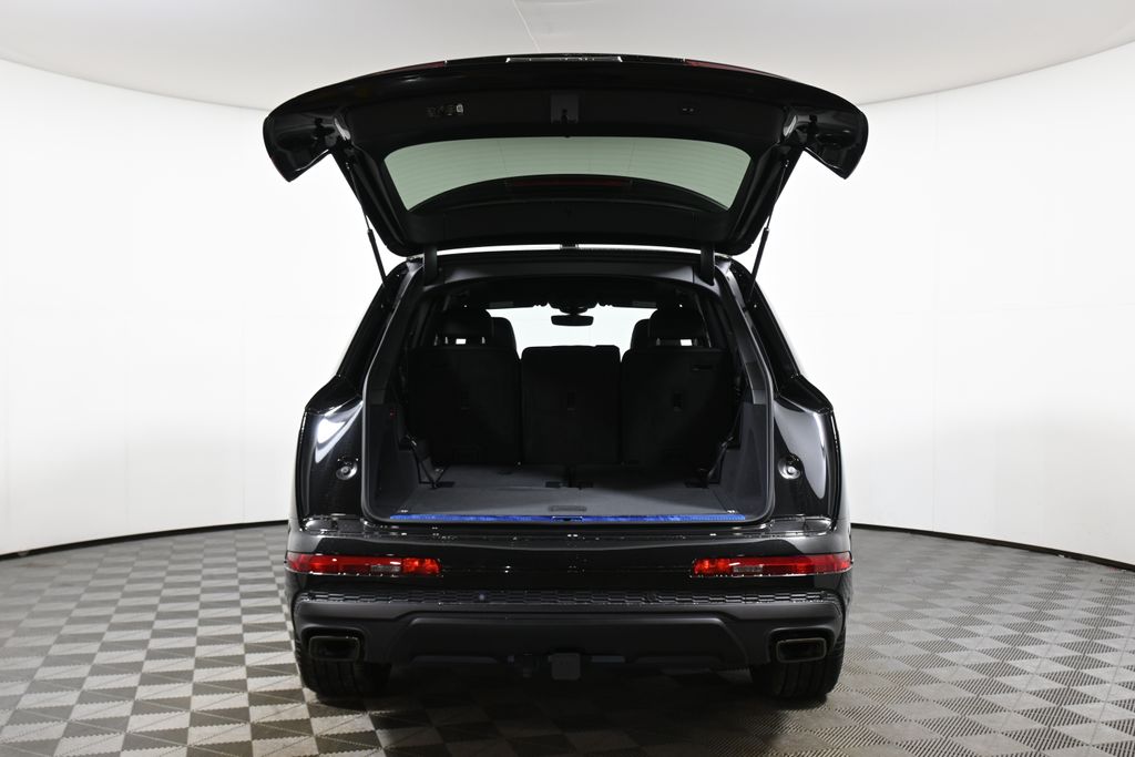 Thumbnail: 2026 Audi Q7 - 30