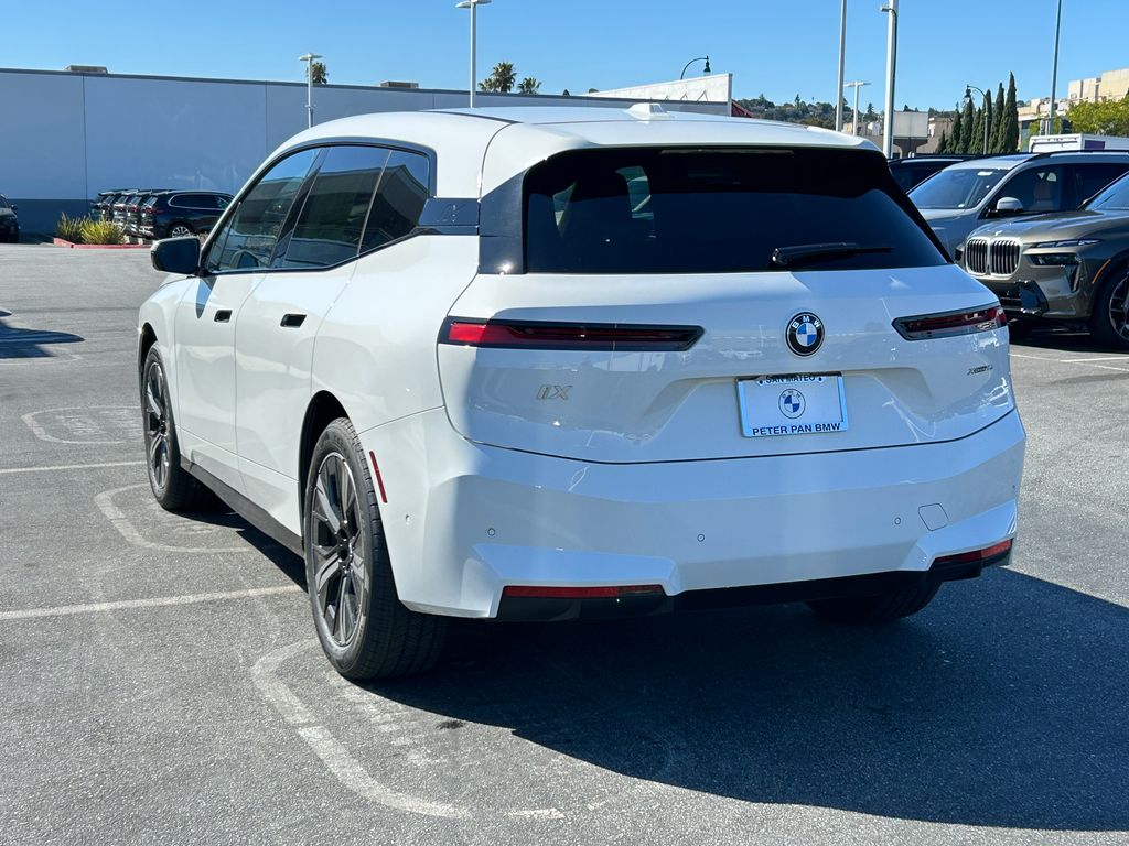 Thumbnail: 2026 BMW iX - 3
