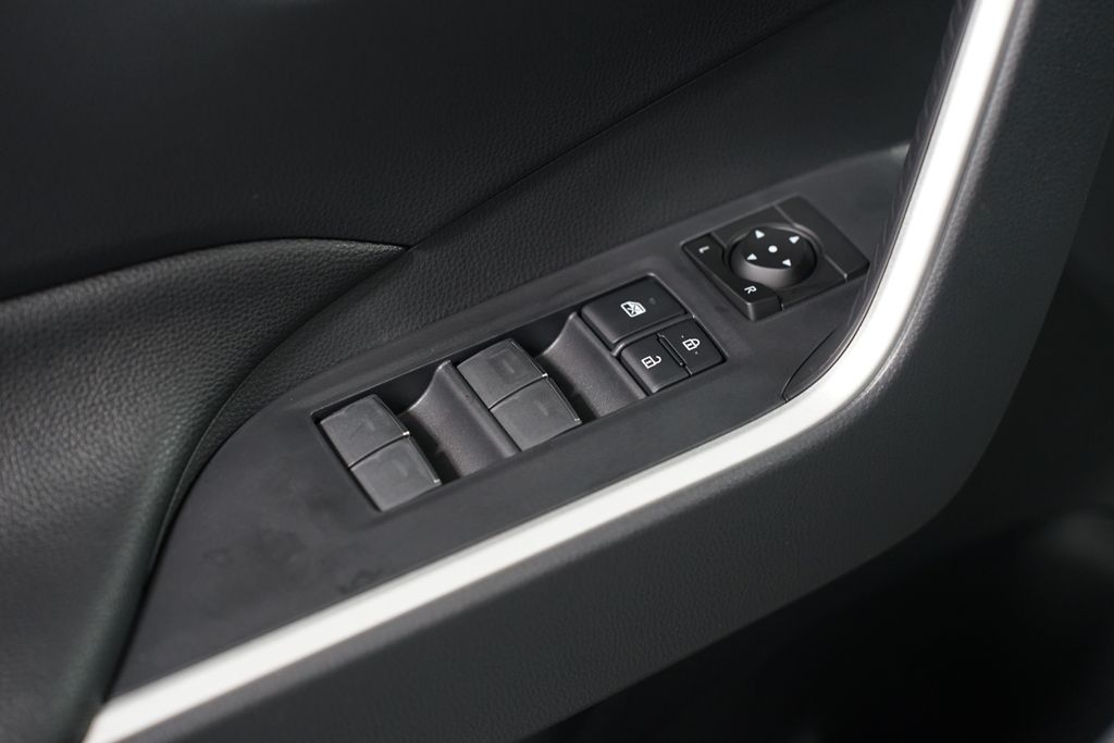 Thumbnail: 2025 Toyota RAV4 - 31