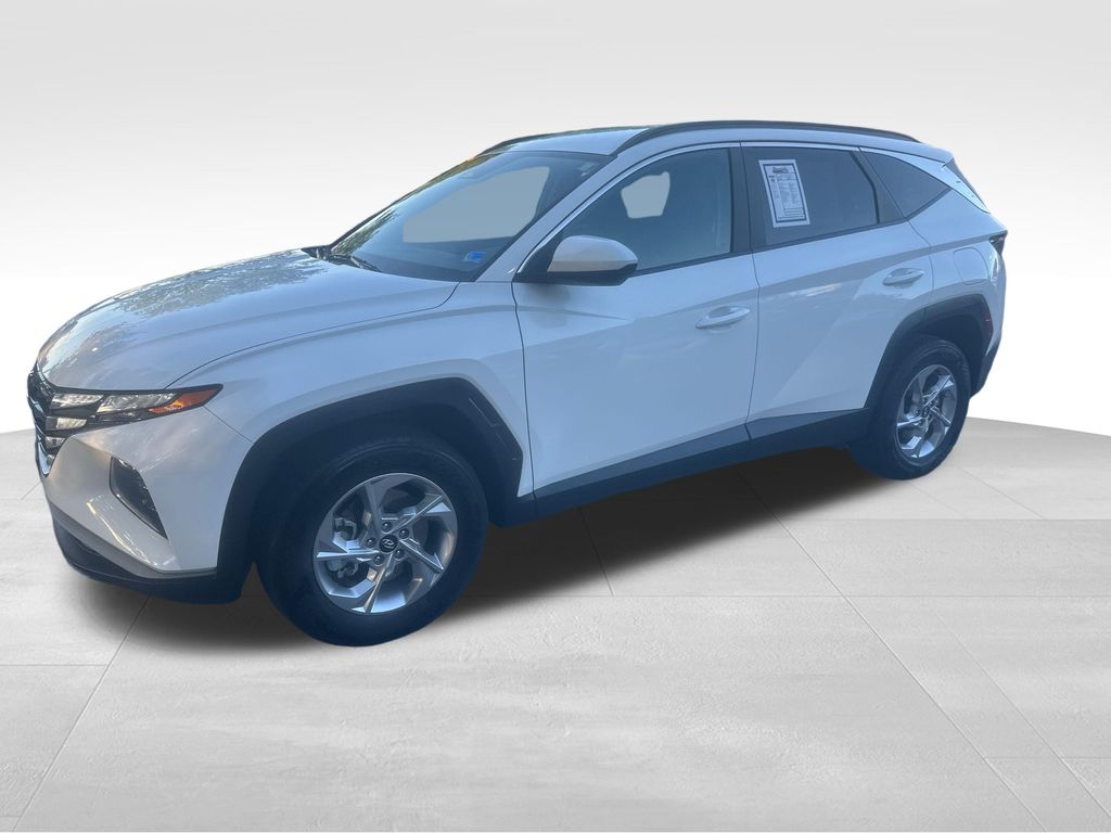 Used 2024 White Hyundai SEL image 2