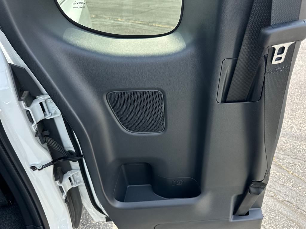 2025 Nissan Frontier SV photo