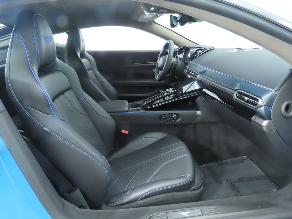 Thumbnail: 2025 Aston Martin Vantage - 20