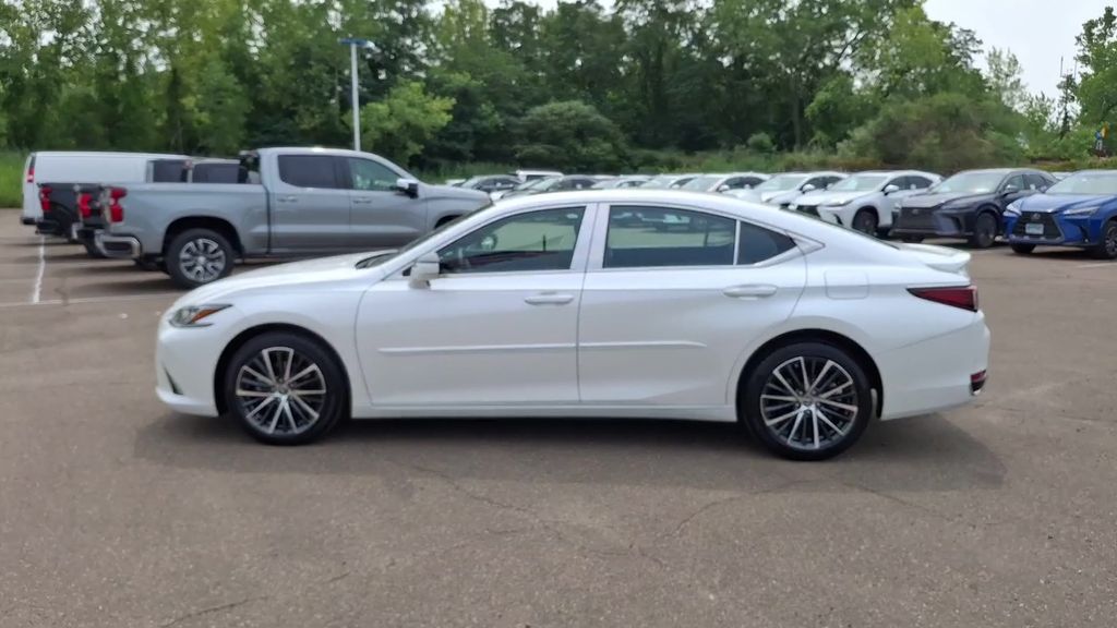 Used 2022 Lexus ES Sedan