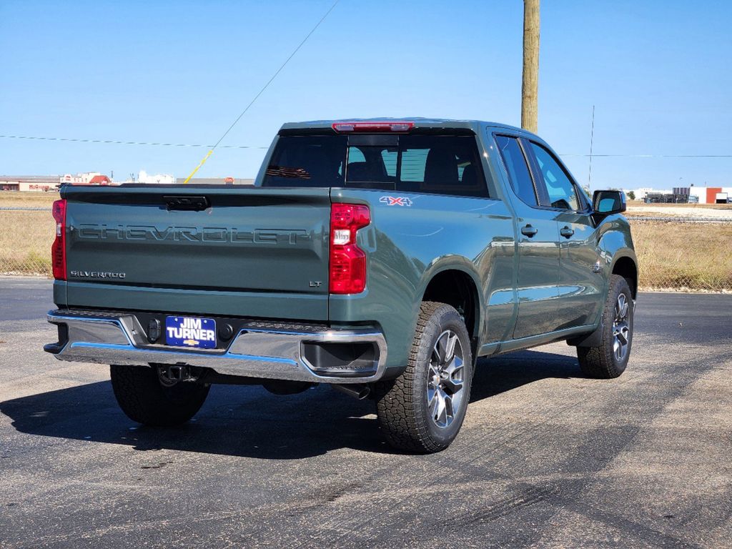 2025 Chevrolet Silverado 1500 LT 3