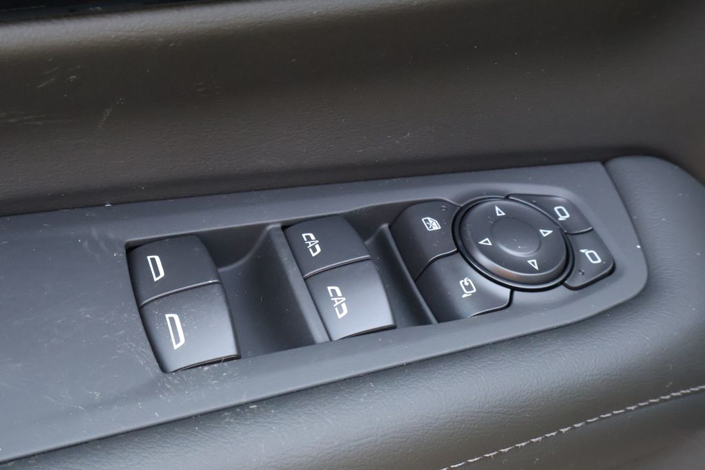 Thumbnail: 2026 Chevrolet Tahoe - 18