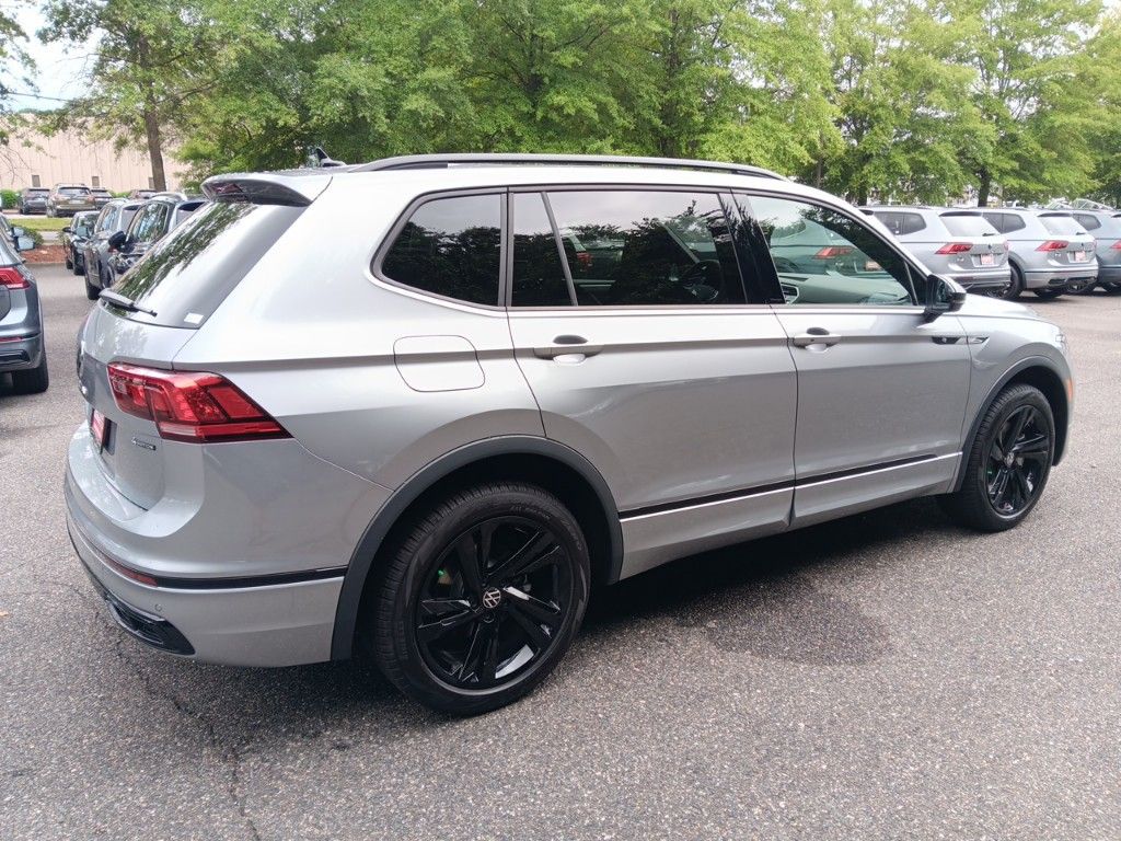 2024 Volkswagen Tiguan 2.0T SE R-Line Black 5