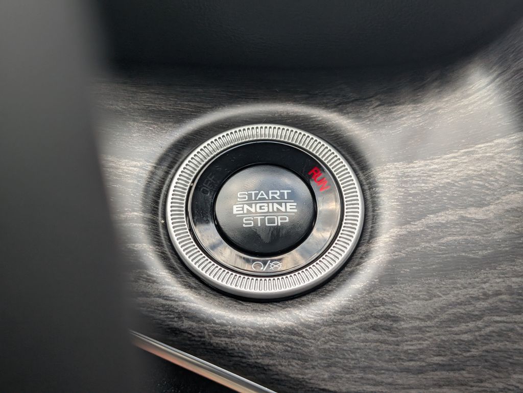 Used 2025 Silver Jeep Overland image 33