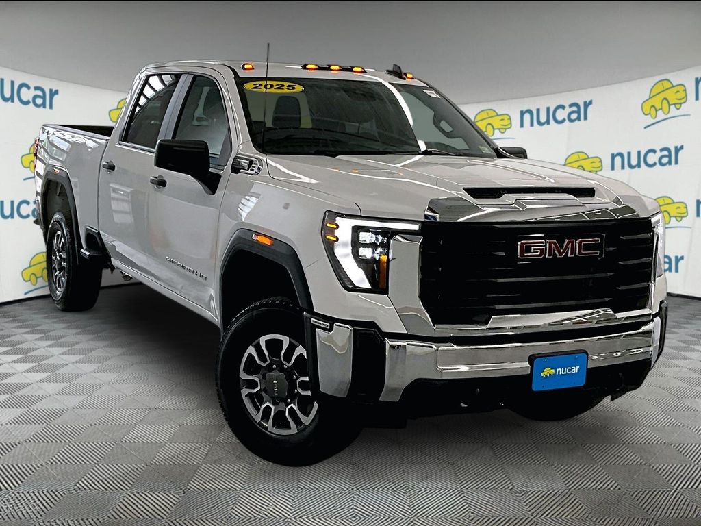 Summit White 2025 GMC Sierra 3500HD Pickup Truck Four-Wheel Drive Automatic