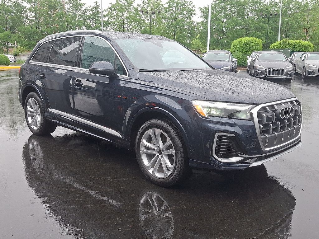 2025 Audi Q7 Premium 3