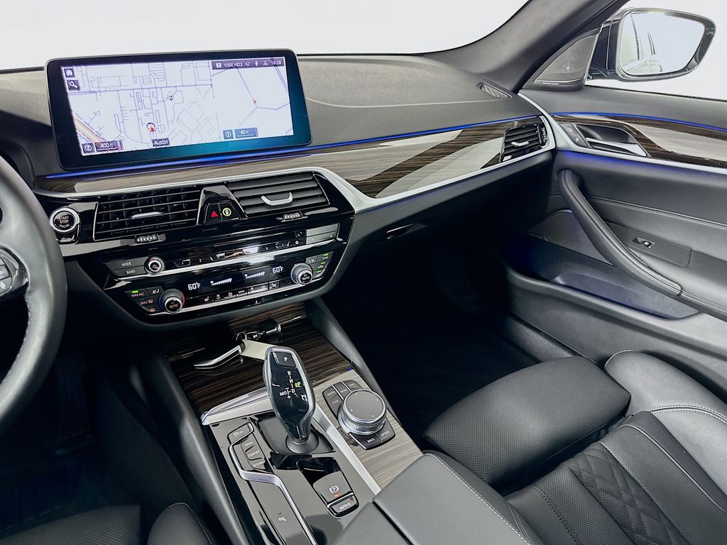 Thumbnail: 2022 BMW 5 Series - 24