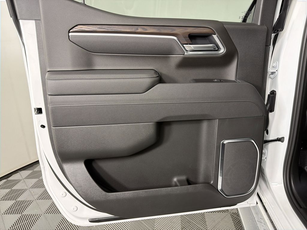 new 2026 GMC Sierra 1500 car, priced at $58,925