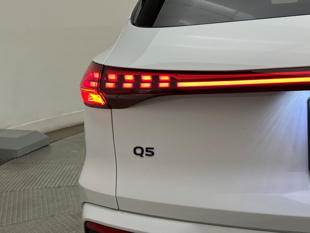 Thumbnail: 2025 Audi Q5 - 8