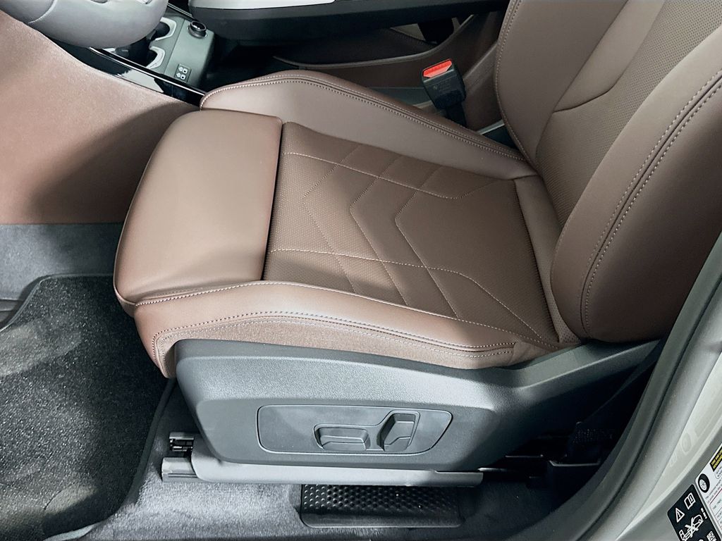 2025 BMW X1 xDrive28i 21