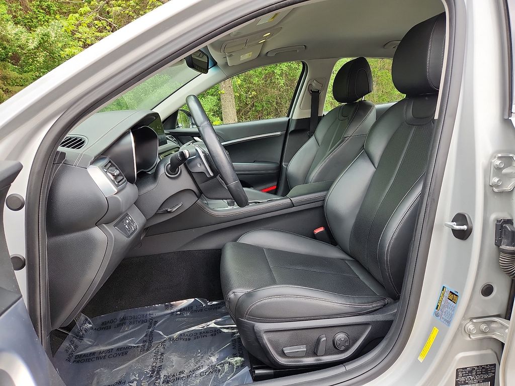 Thumbnail: 2019 Genesis G70 - 13