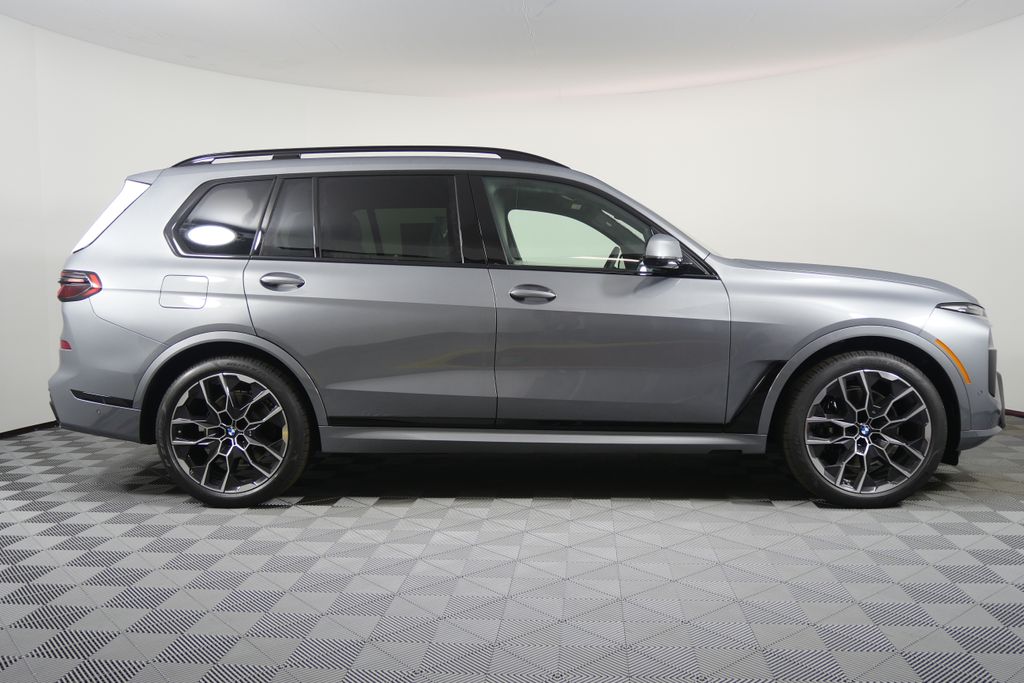 Thumbnail: 2026 BMW X7 - 2