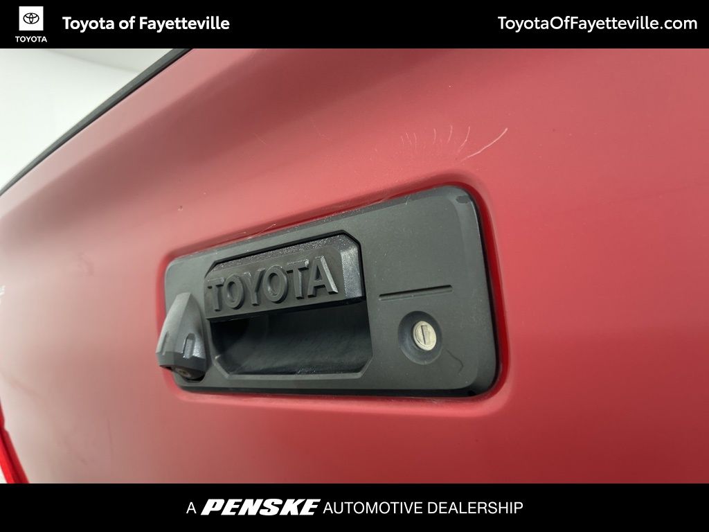 Thumbnail: 2016 Toyota Tacoma - 9