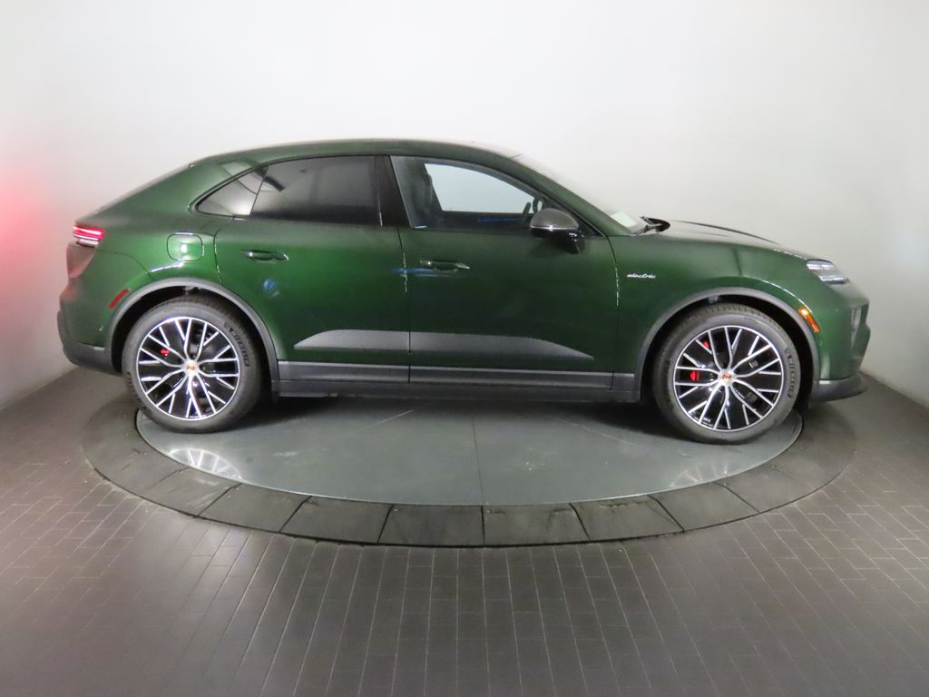 Thumbnail: 2025 Porsche Macan - 8