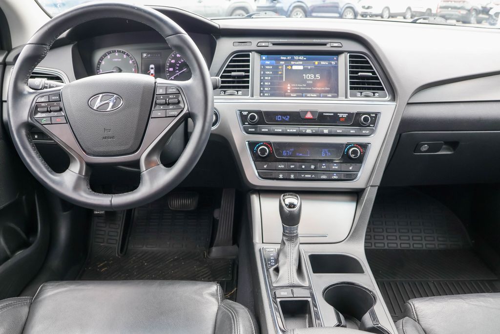 2015 Hyundai Sonata Sport 31