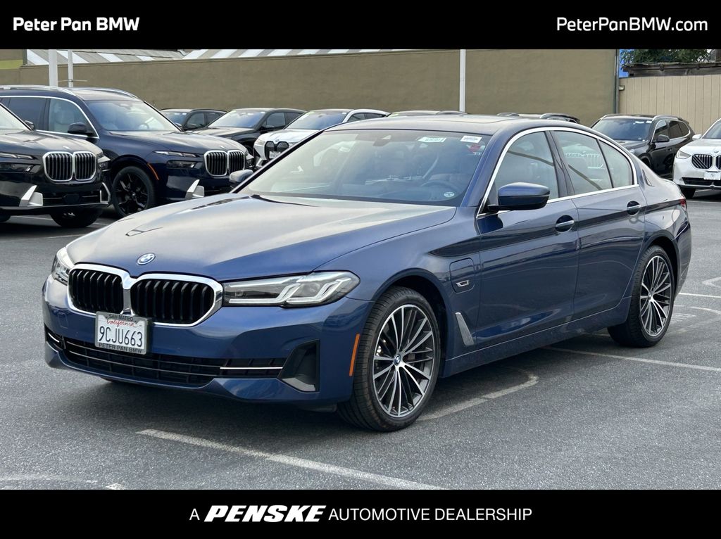 Thumbnail: 2022 BMW 5 Series - 1